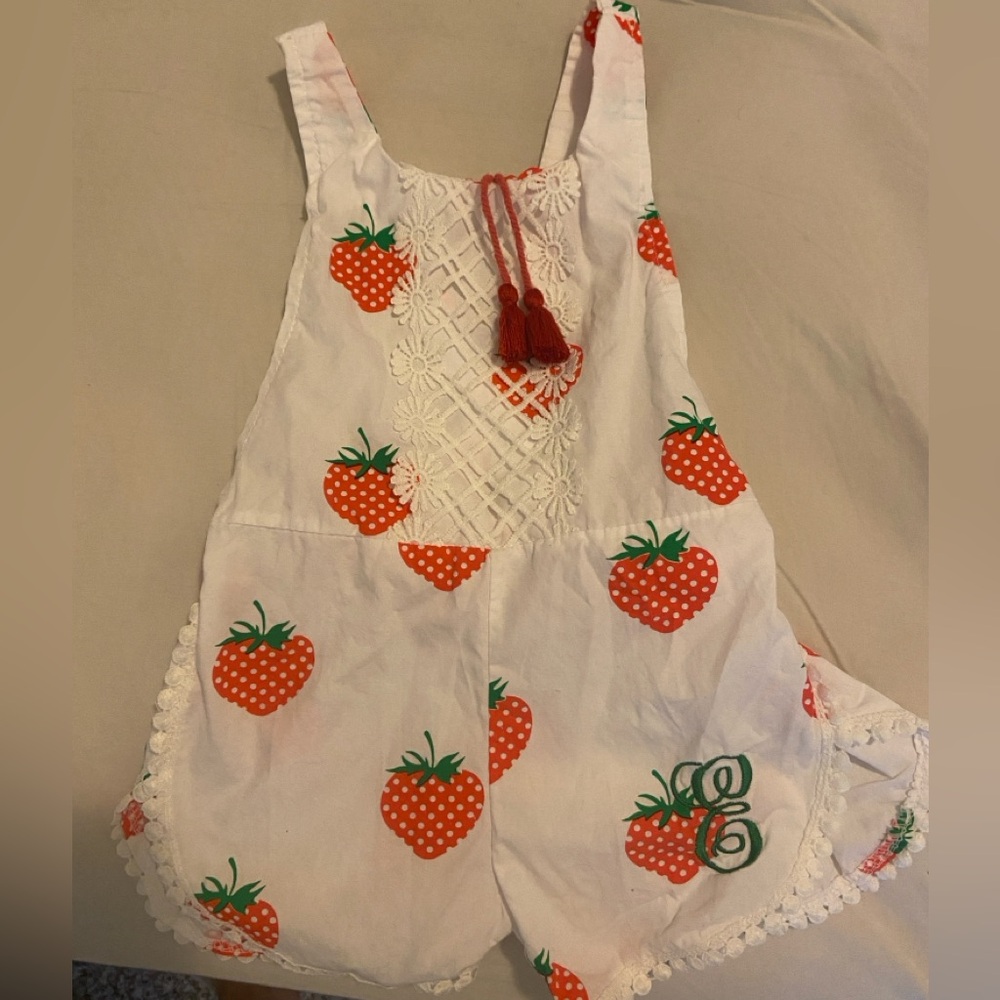 The sweetest baby romper 🍓